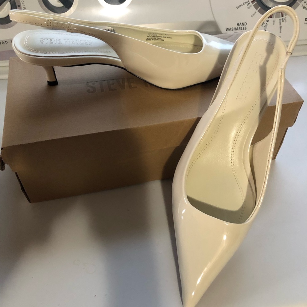 Steve Madden Beige Pointed Slingback Heels